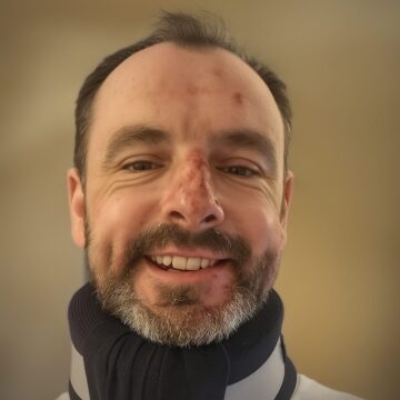 Le Cure Curista Profile - Mike Smith